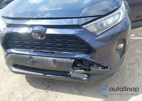 2021 Toyota Rav4 Xle z USA, uszkodzony, nr VIN 2T3W1RFV4MW142013